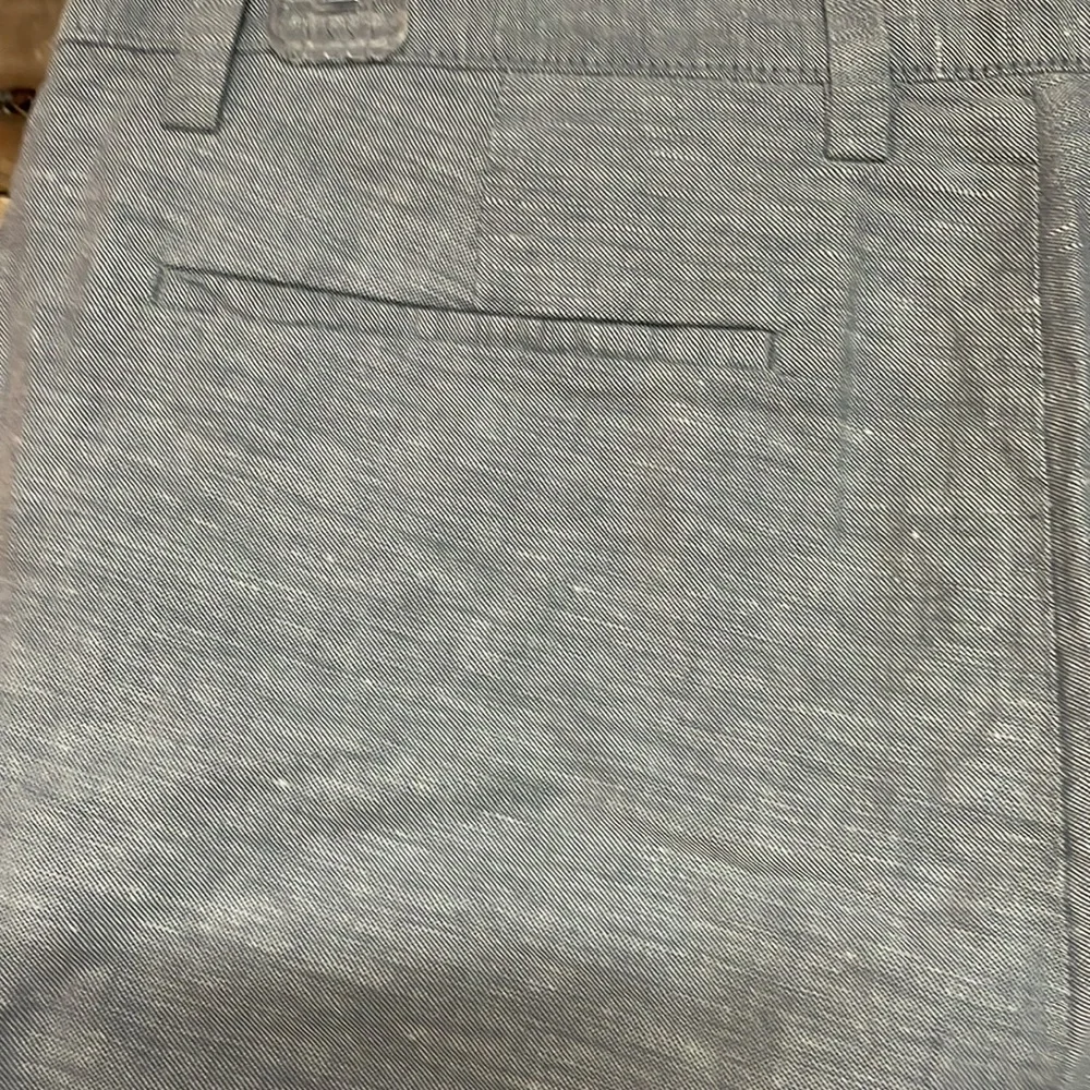 Banana Republic size 32 Gray City Straight Fit 11” Short with front&back pocket